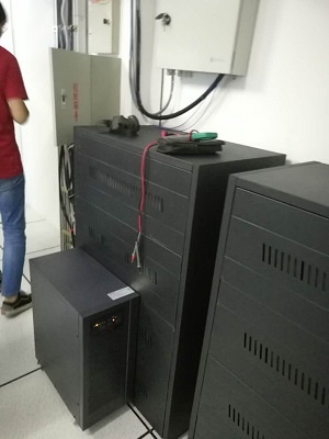 ups電源是一種用電壓控制電流器件|ups不間斷電源設(shè)備廠(chǎng)家|